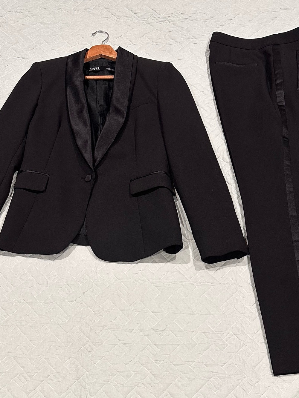 Zara Women’s Black Tuxedo Suit Set Blazer S Pants Satin Trim XS Formal - Picture 2 of 13